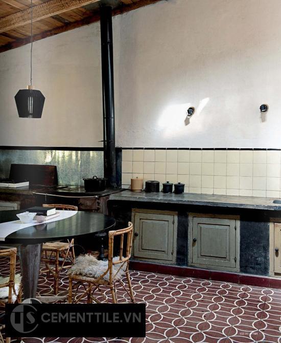 Nhà bếp lát gạch bông cổ điển tại châu Âu